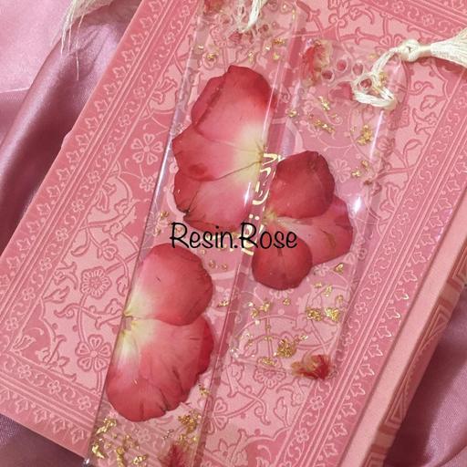 بوک مارک یا نشان کتاب رزینی طرح گلبرگ رز